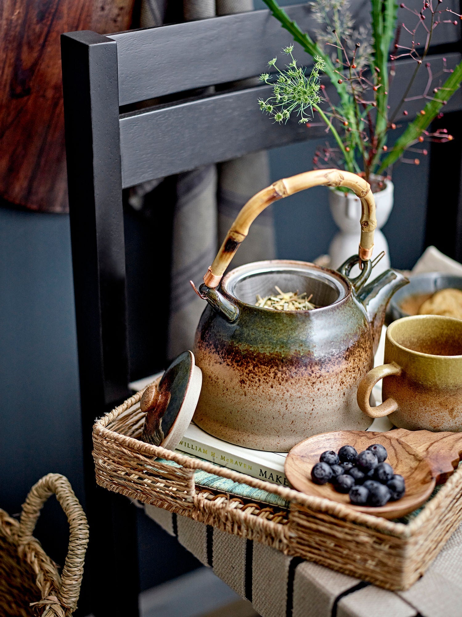 Bloomingville Aura Teapot z teastrainer, zielony, porcelanowy