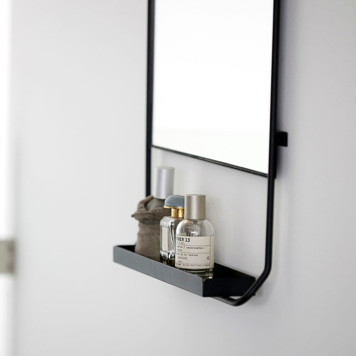 House Doctor Mirror w. shelf, HDChic, Black