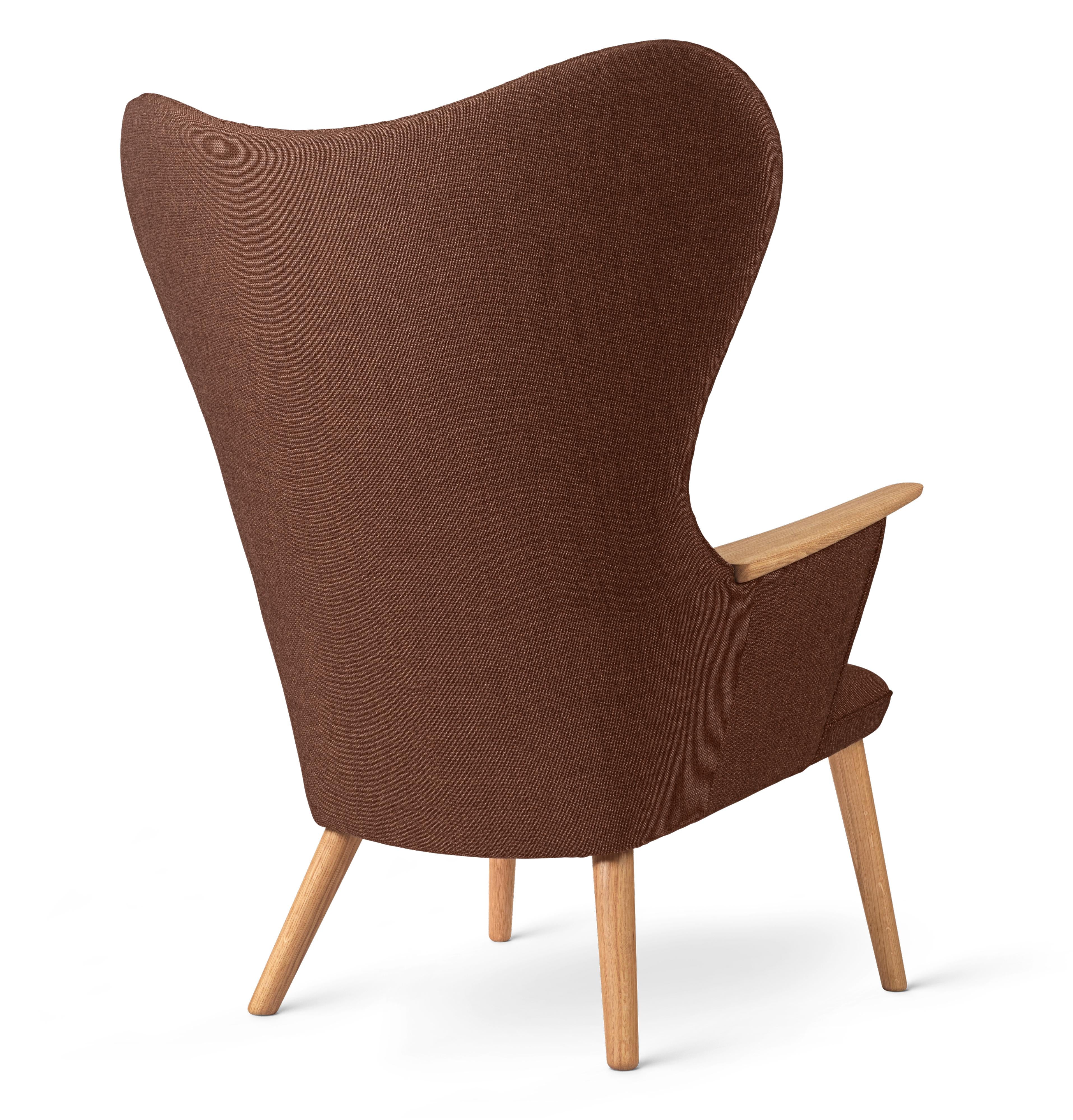 Carl Hansen CH78 Mama Bear Lounge, dąb naiwny/pasja 7101