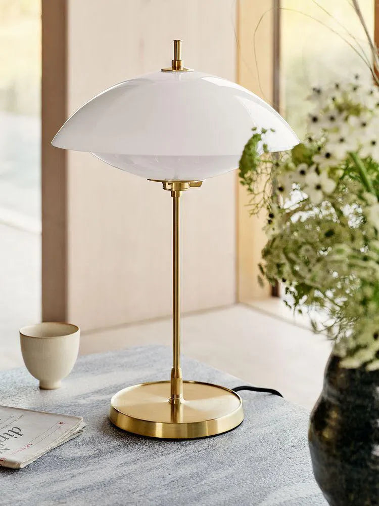 Lampa stołowa Fritz Hansen Clam, Ø33 cm