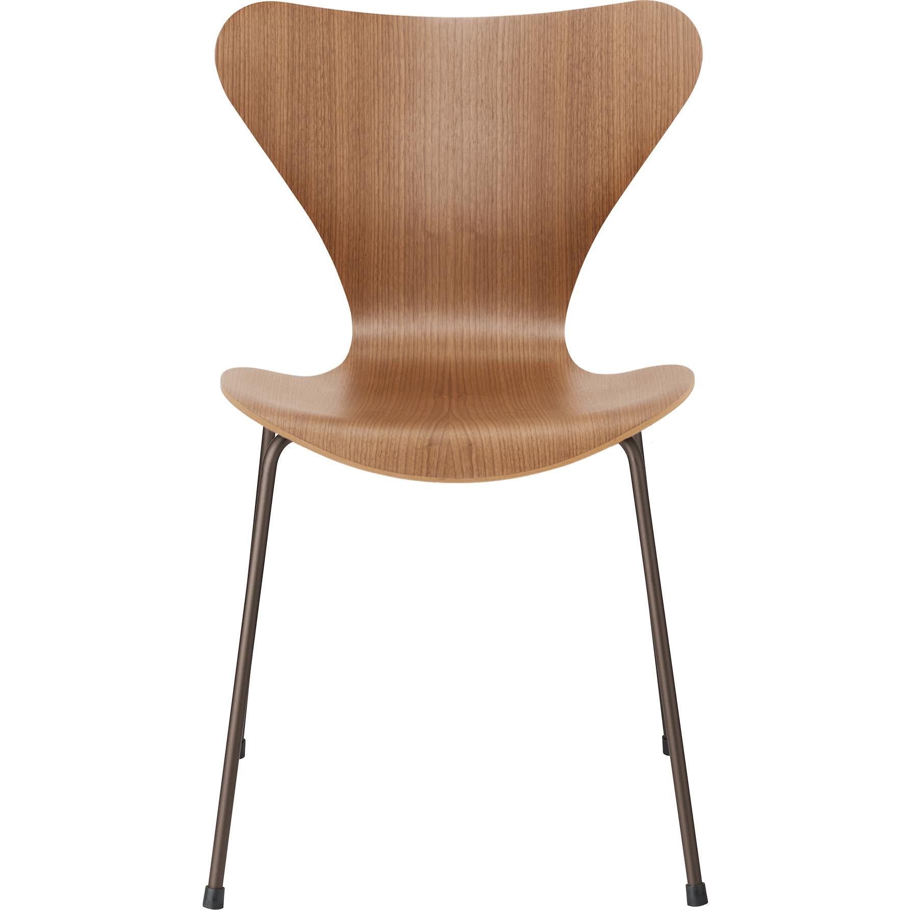 Fritz Hansen Series 7 Chair Veneer Walnut Shell, Brown Bronze Base