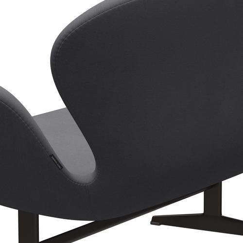 Fritz Hansen Swan Sofa 2 osobę, brązowy brąz/komfort szary (01012)