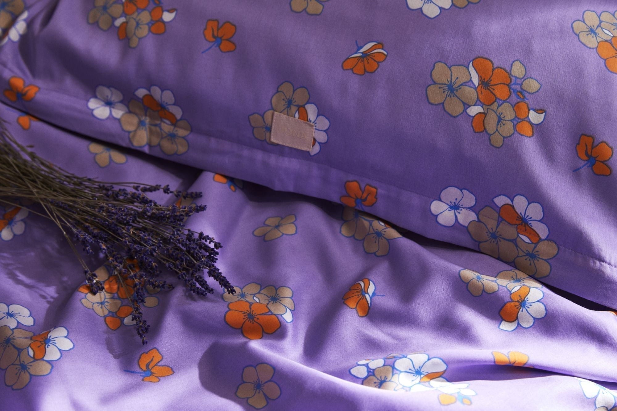 Juna Grand przyjemnie poduszka 63x60 cm, fiolet