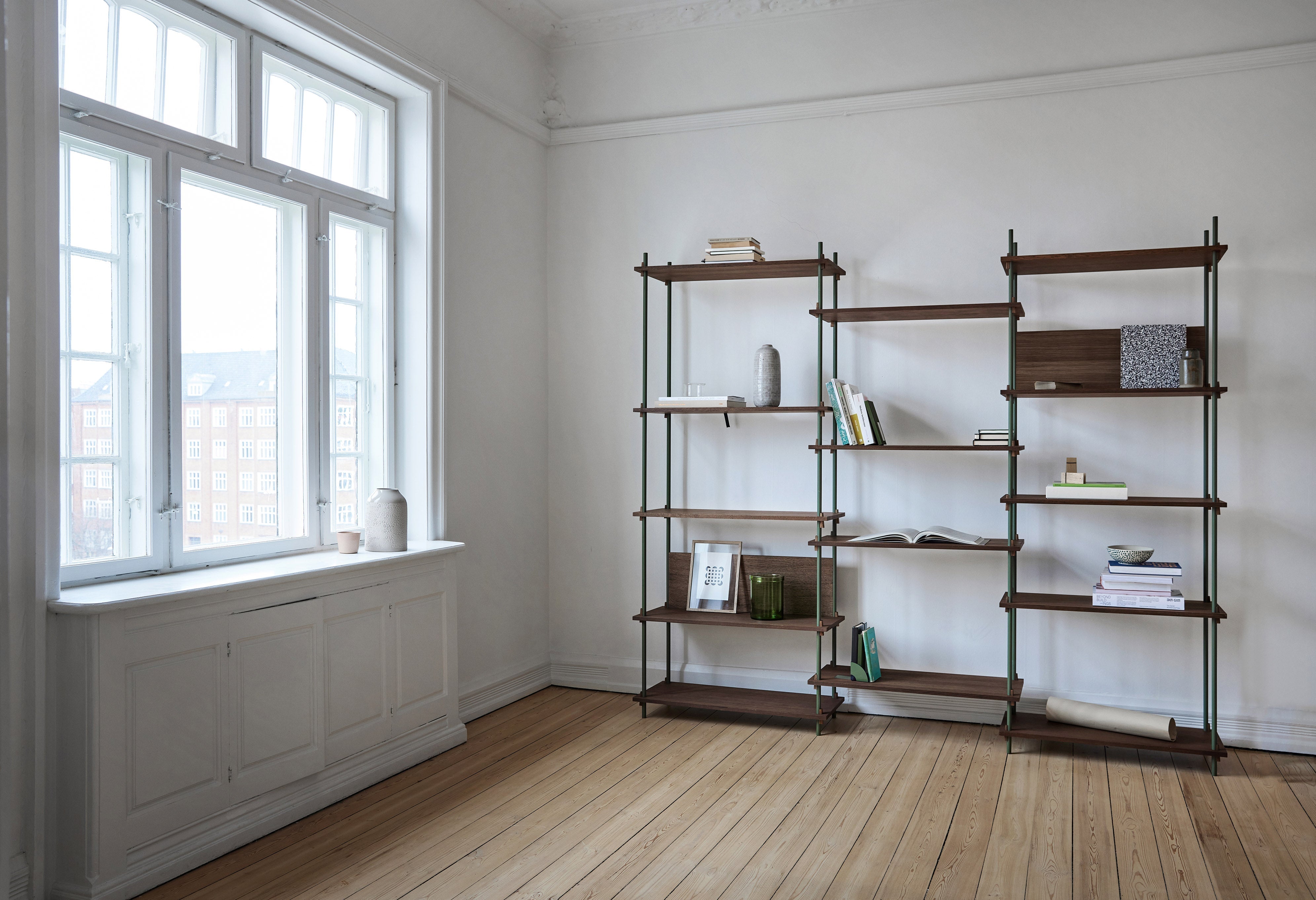 Moebe Shelving System S.255.2.B, Smoked Oak/Pine Green