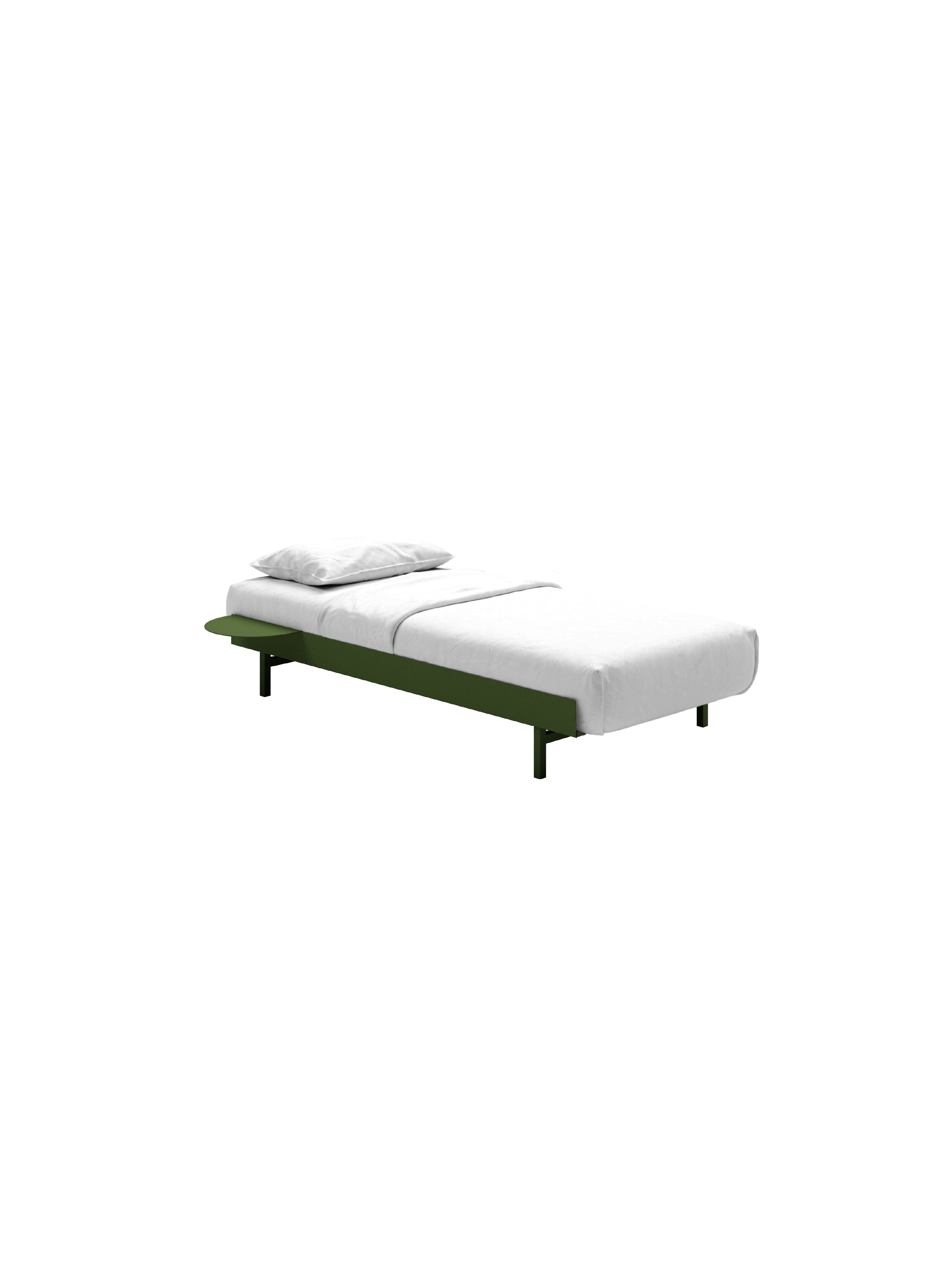 Łóżko Moebe z 1 nocnym stołem 90 cm, sosna zielona