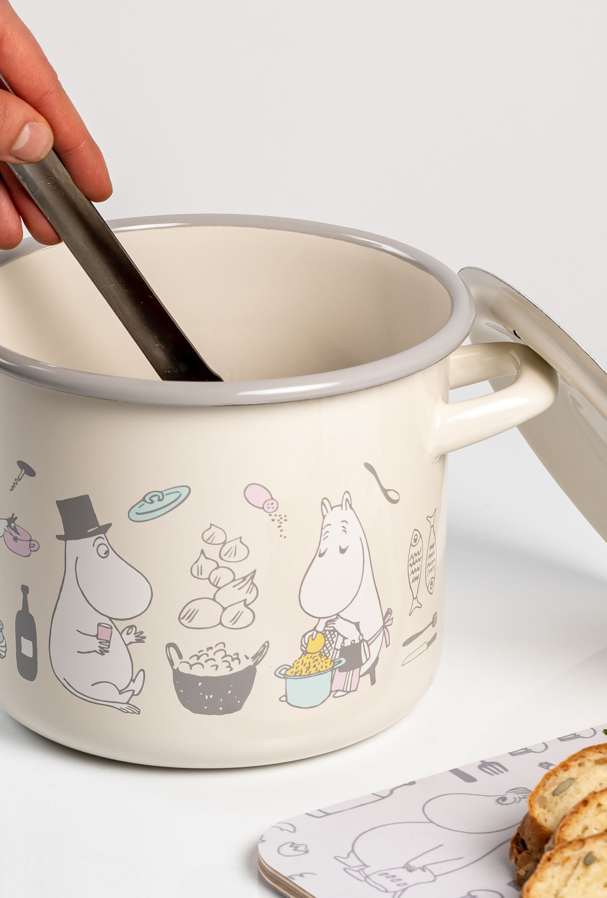 Muurla Moomin Bon Appétit Enamel Pot With Lid