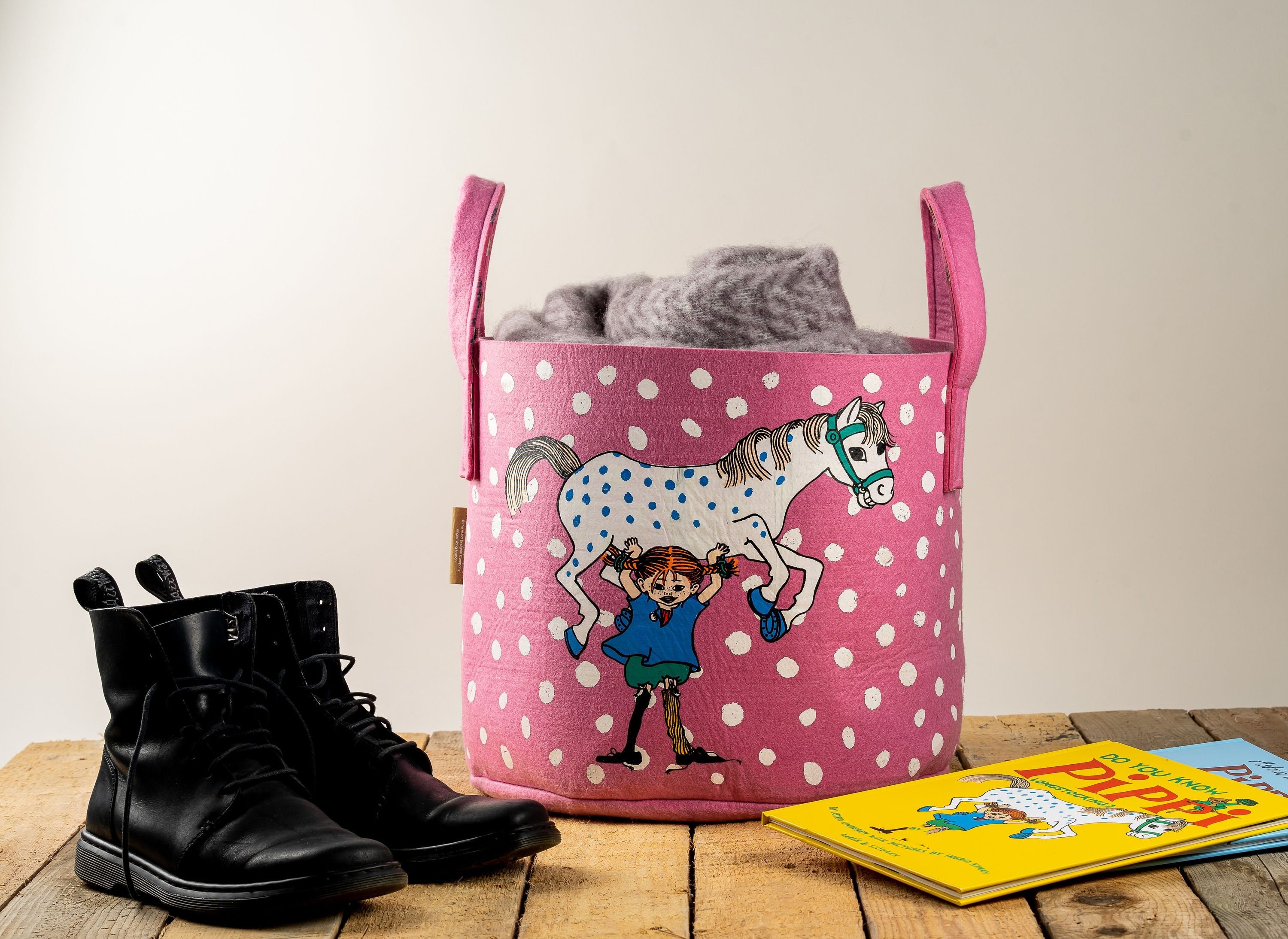 Muurla Pippi Longstocking Storage Basket, Pippi And The Horse, Pink