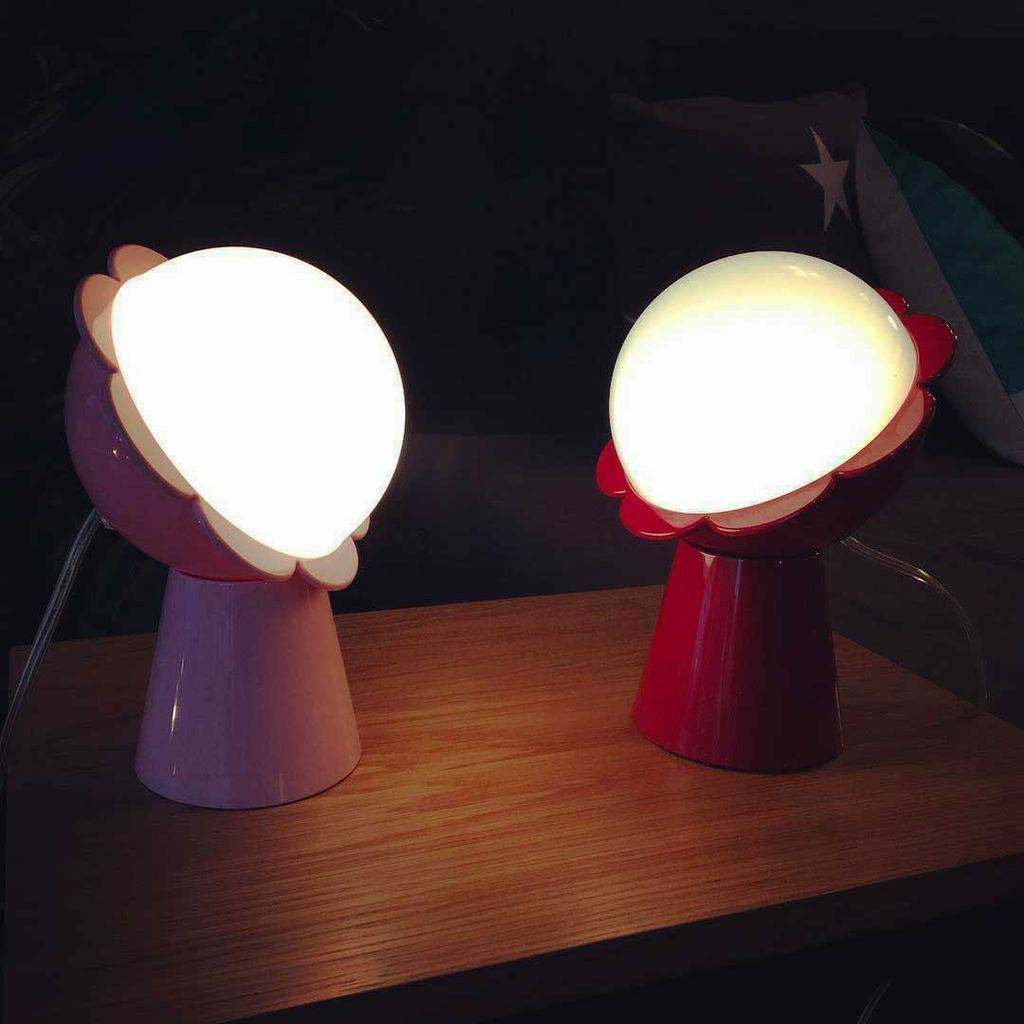 Qeeboo Daisy Table Lamp By Nika Zupanc, Pink