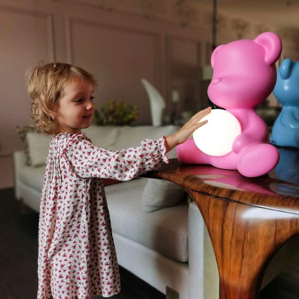 QEEBOO TEDDY Girl LED lampa stołowa, Fuxia