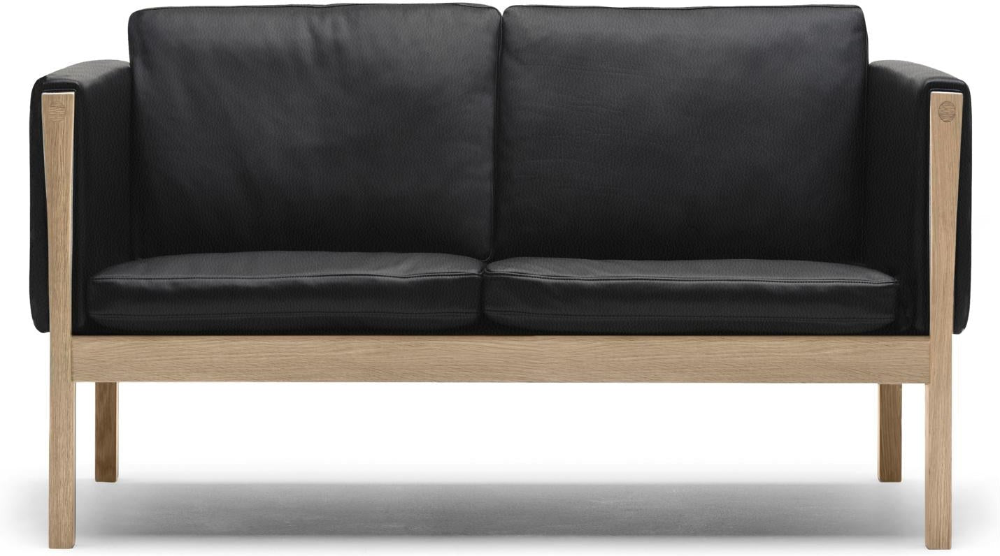 Carl Hansen Ch162 Sofa, Oiled Oak/Black Leather