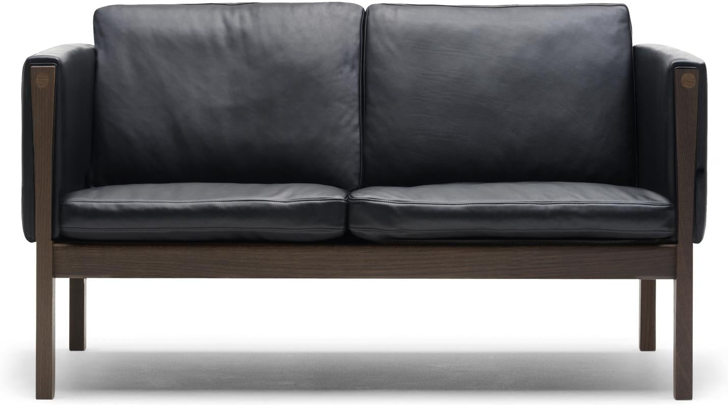 Carl Hansen Ch162 Sofa, Oiled Walnut/Black Leather