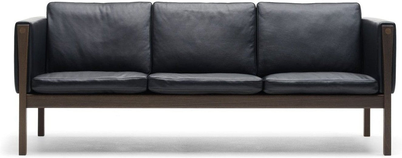 Carl Hansen Ch163 Sofa, Oiled Walnut/Black Leather