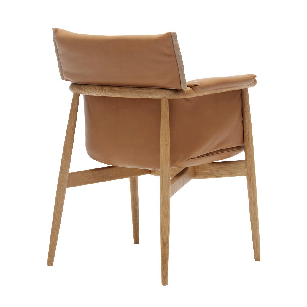 Carl Hansen E005 Emcare Fotel, naoliwiona dębowa/brązowa skóra