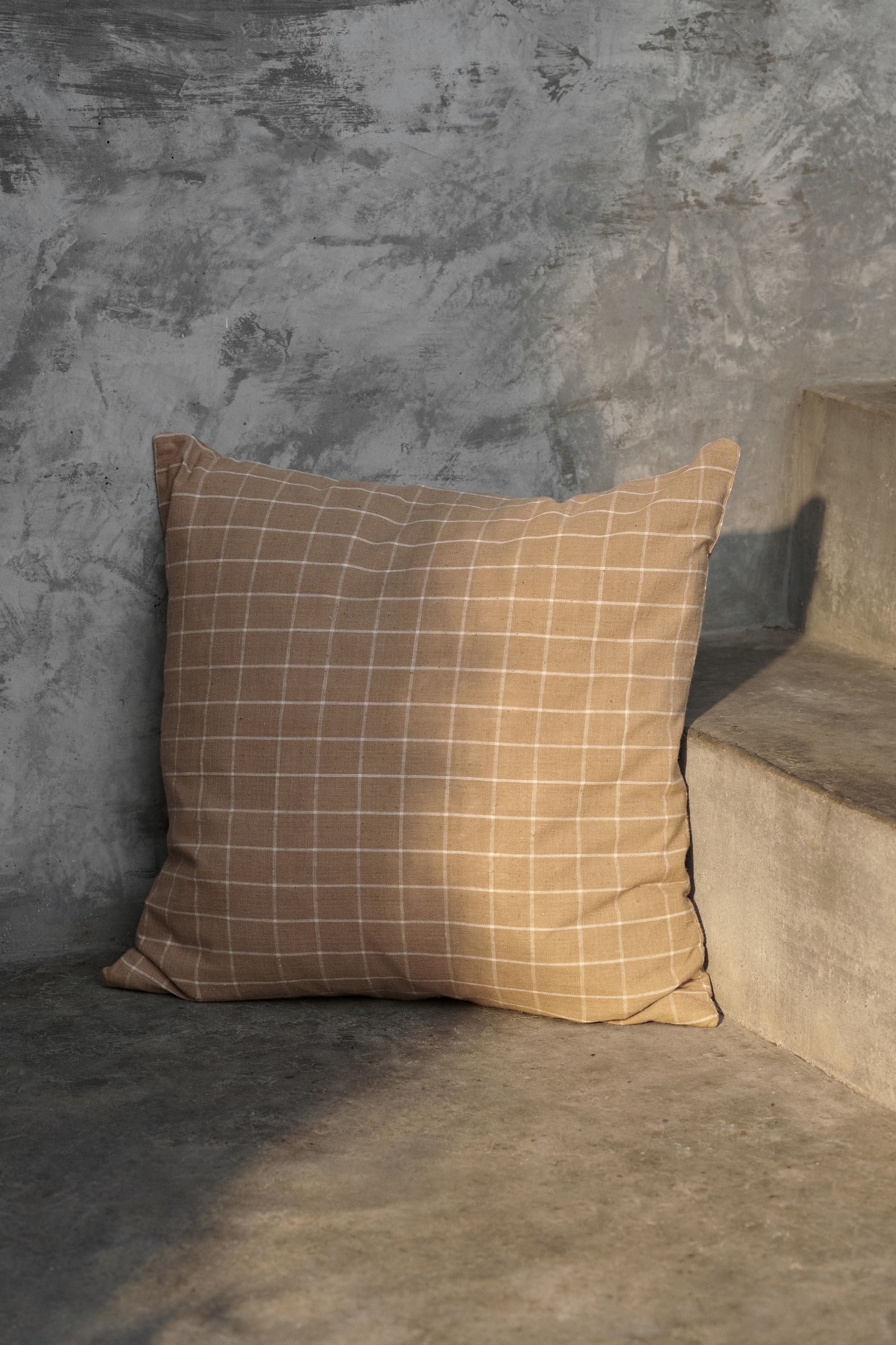 Ferm Living Brown Cotton Podusza, sprawdź