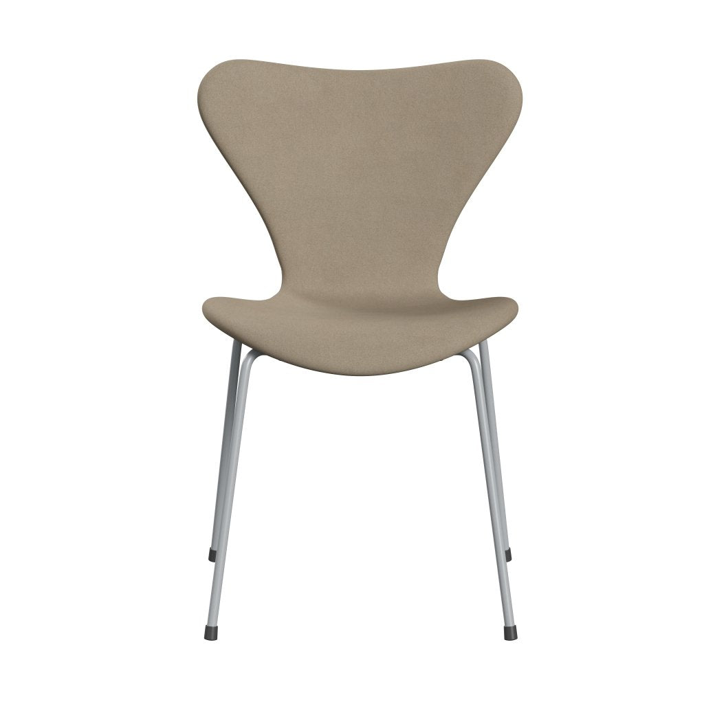 Fritz Hansen 3107 Chair Full Upholstery, Silver Grey/Divina Light Beige