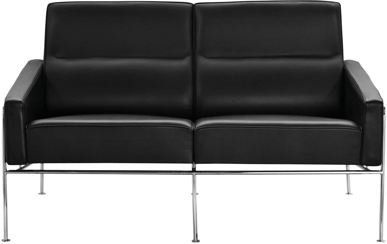 Fritz Hansen Series 3300 Sofa 2 osoby, elegancki skórzany czarny