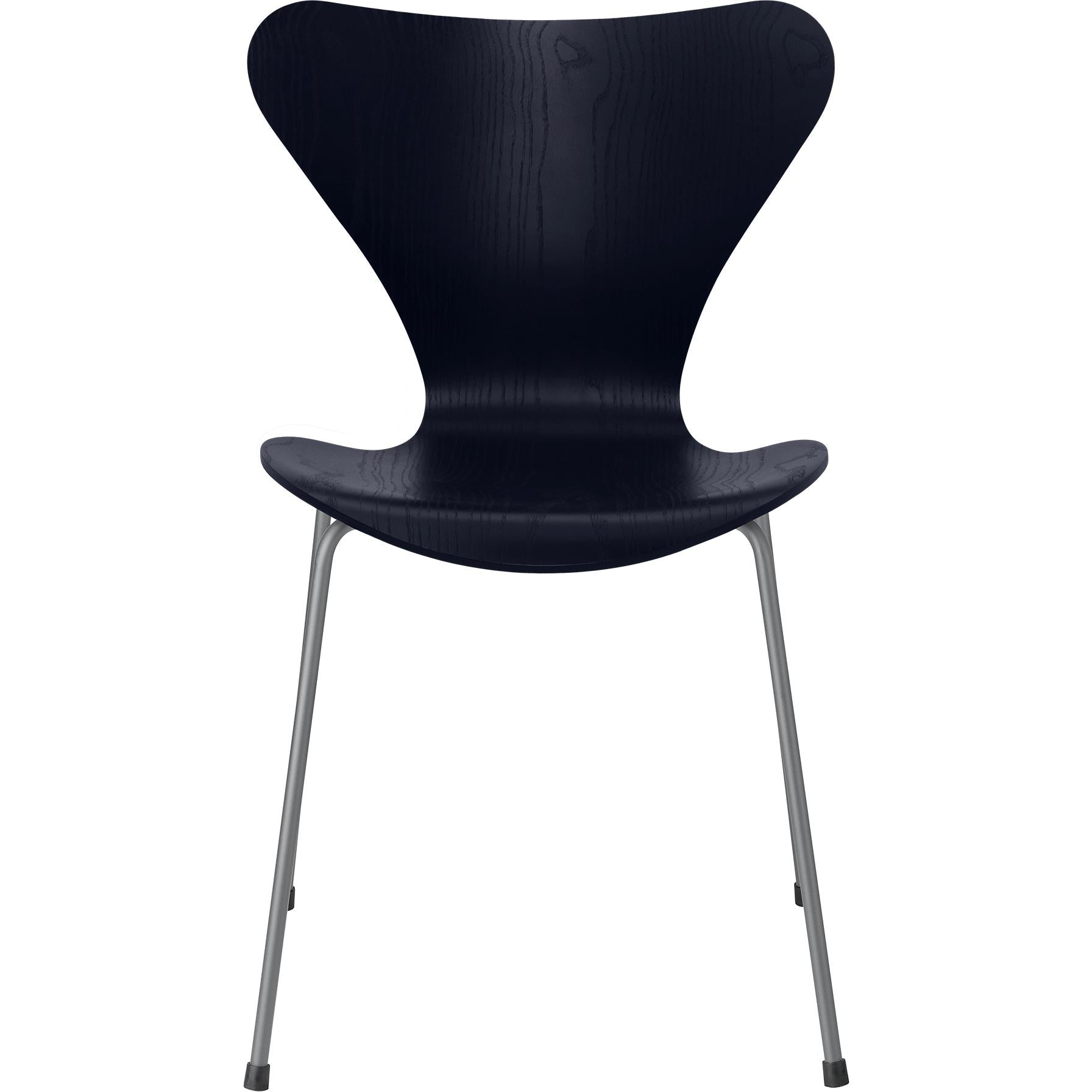 Fritz Hansen Series 7 Chair Colored Ash Midnight Blue Bowl, Silver Grey Base