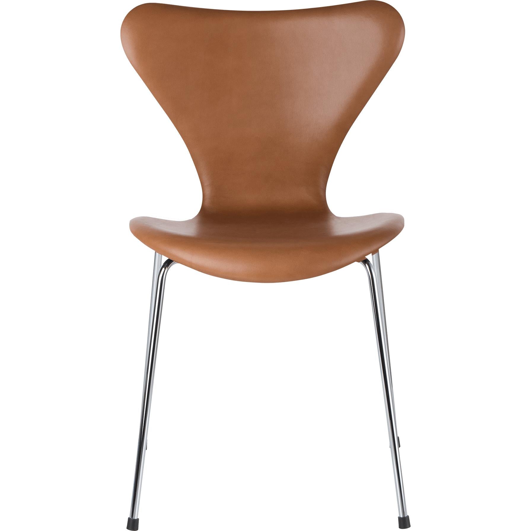 Fritz Hansen Series 7 Chair Full Upholstery Leather Grace, Walnut