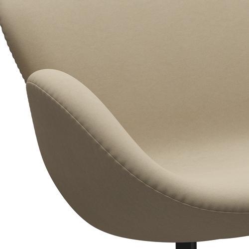 Fritz Hansen Swan Sofa 2 osobę, czarne lakierowane/komfortowe światło piasku (61002)