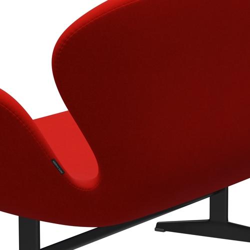 Fritz Hansen Swan Sofa 2 osobę, czarny lakier/Divina Red (562)