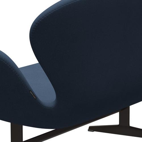 Fritz Hansen Swan Sofa 2 osobę, brązowy brąz/komfort ciemnoszary (09074)