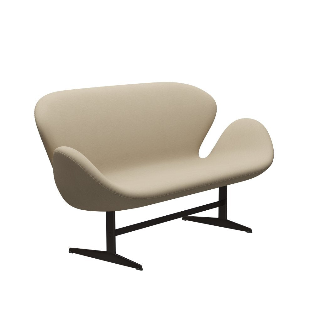 Fritz Hansen Swan Sofa 2 osobę, brązowy brąz/Comfort Sand Light (61002)