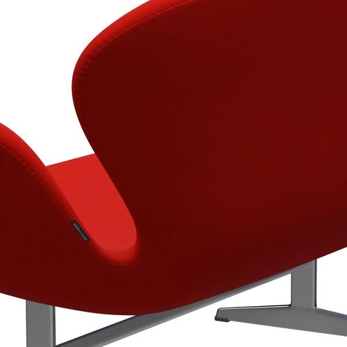 Fritz Hansen Swan Sofa 2, satynowy szczotkowany aluminium/Divina Red (562)