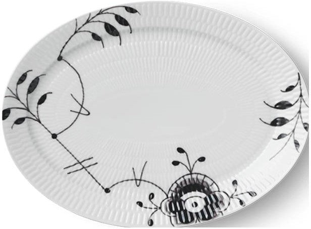 Royal Copenhagen Black Fluted Mega Plate, 28,5 Cm