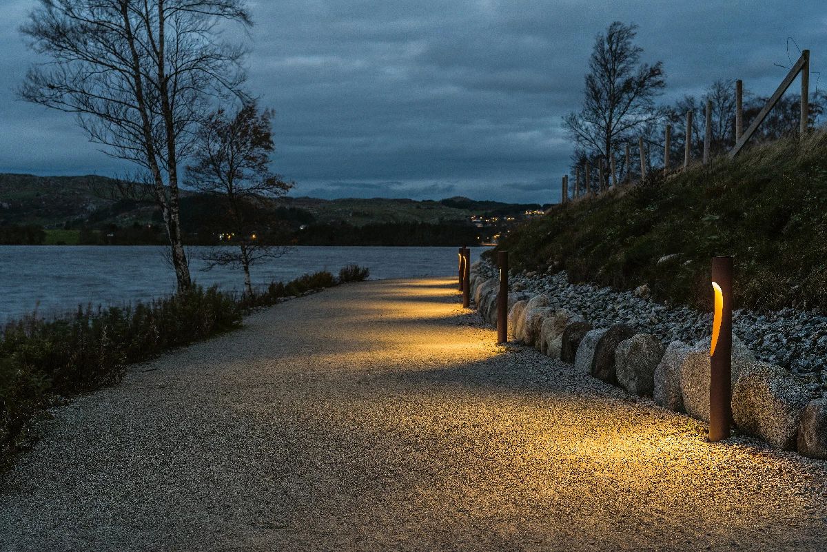 Louis Poulsen Flindt Bollard Class I LED 3000 K 12 W Night Dim 80 cm, Corten