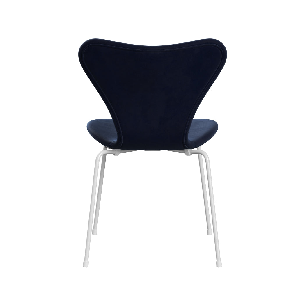 Fritz Hansen 3107 Krzesło pełna tapicerka, White/Belfast Velvet Midnight Blue