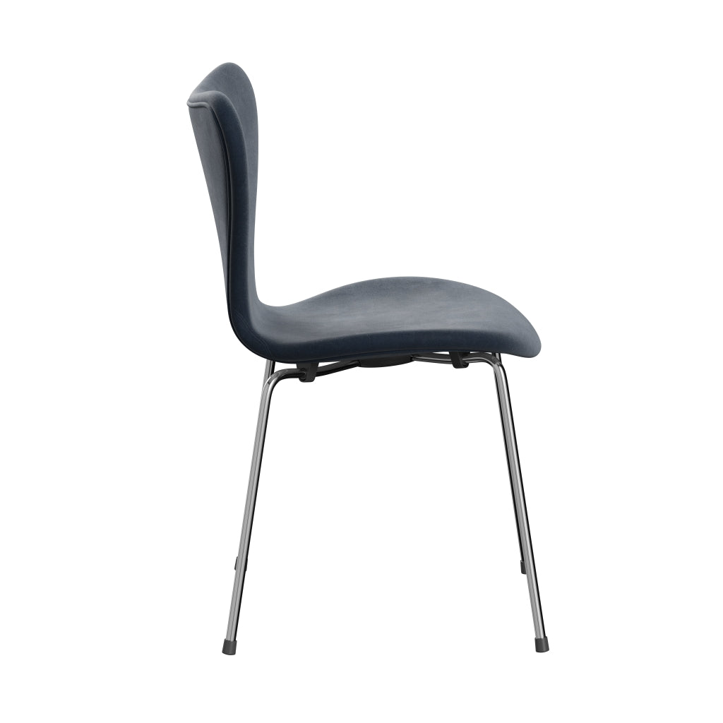 Fritz Hansen 3107 Krzesło pełna tapicerka, Chrom/Belfast Velvet Grey Blue