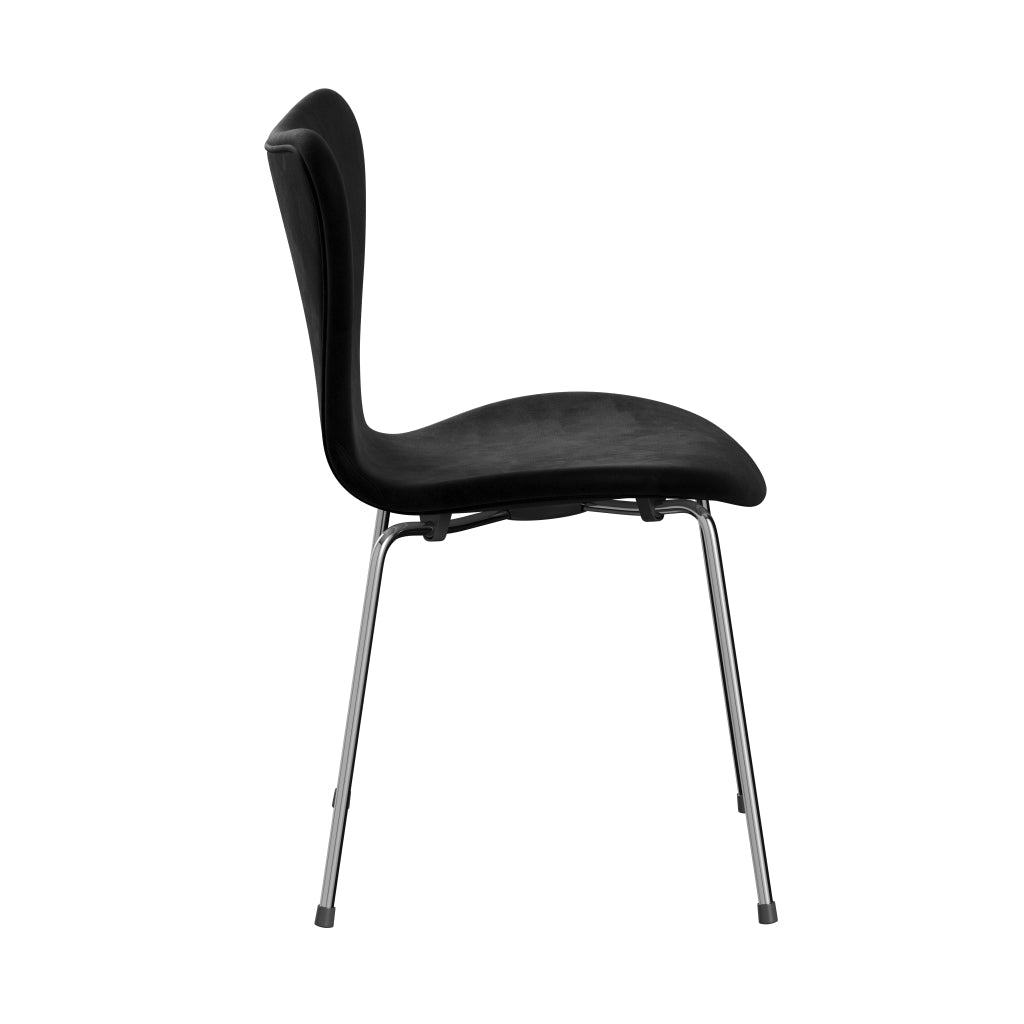 Fritz Hansen 3107 Krzesło pełna tapicerka, Chrome/Belfast Velvet Night Black