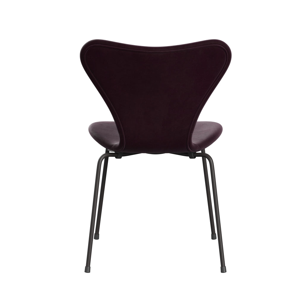 Fritz Hansen 3107 Krzesło pełna tapicerka, ciepły grafit/Belfast Velvet Ciemna śliwka