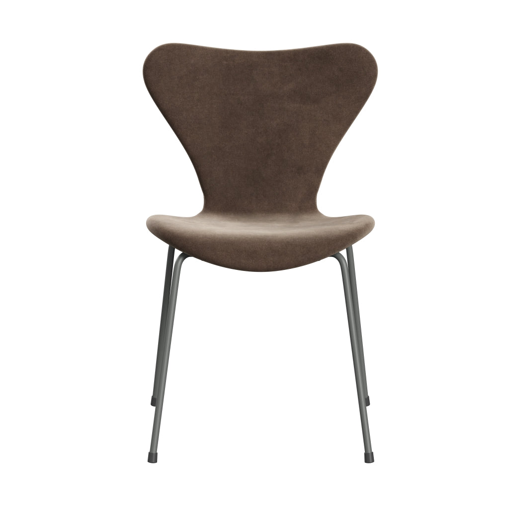 Fritz Hansen 3107 Krzesło pełna tapicerka, srebrny szary/belfast Velvet Grey Brown