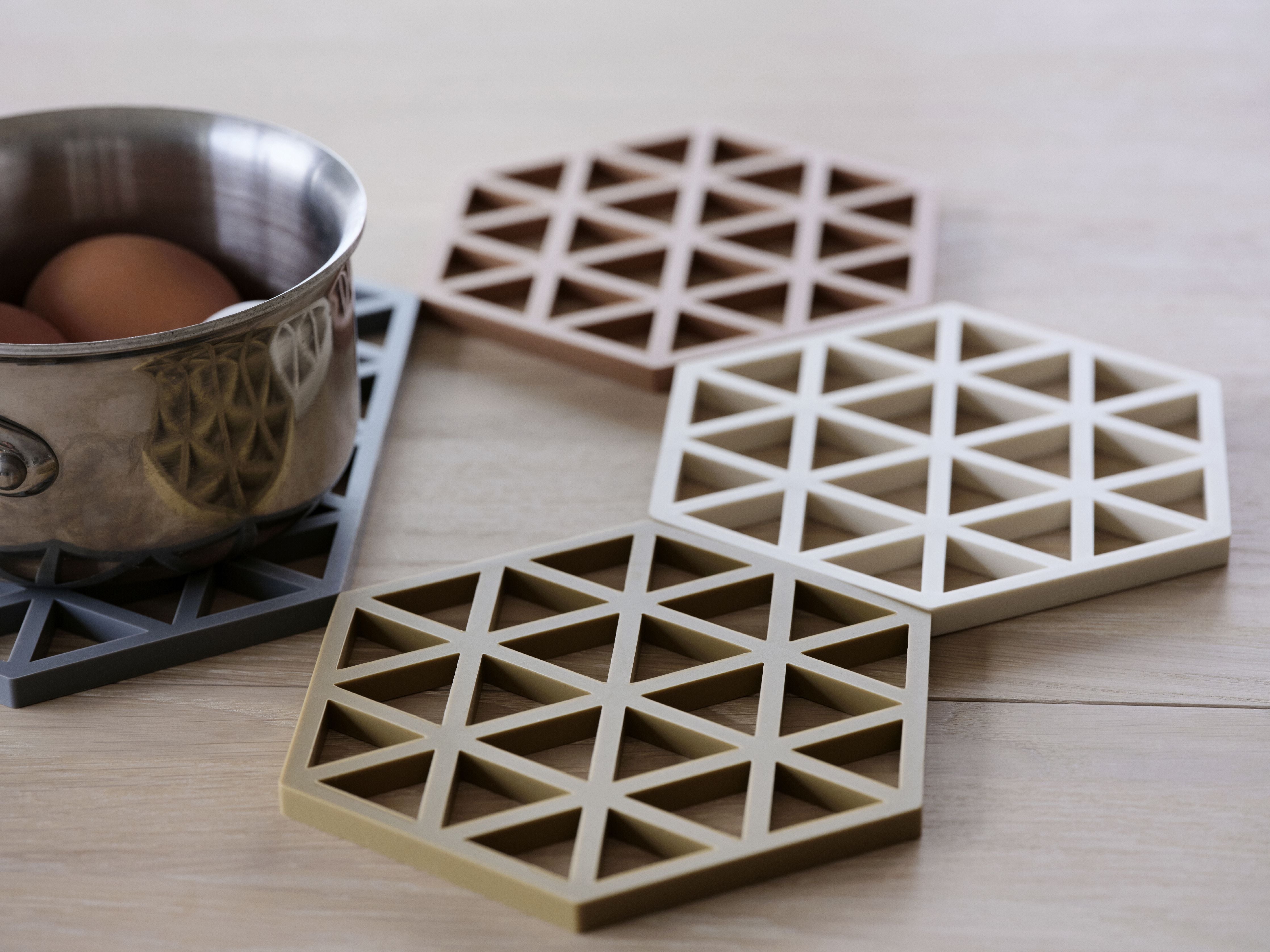 Strefa Triangle Danii Trivet 16 x 14 x 0,9 cm, lekka terakotta