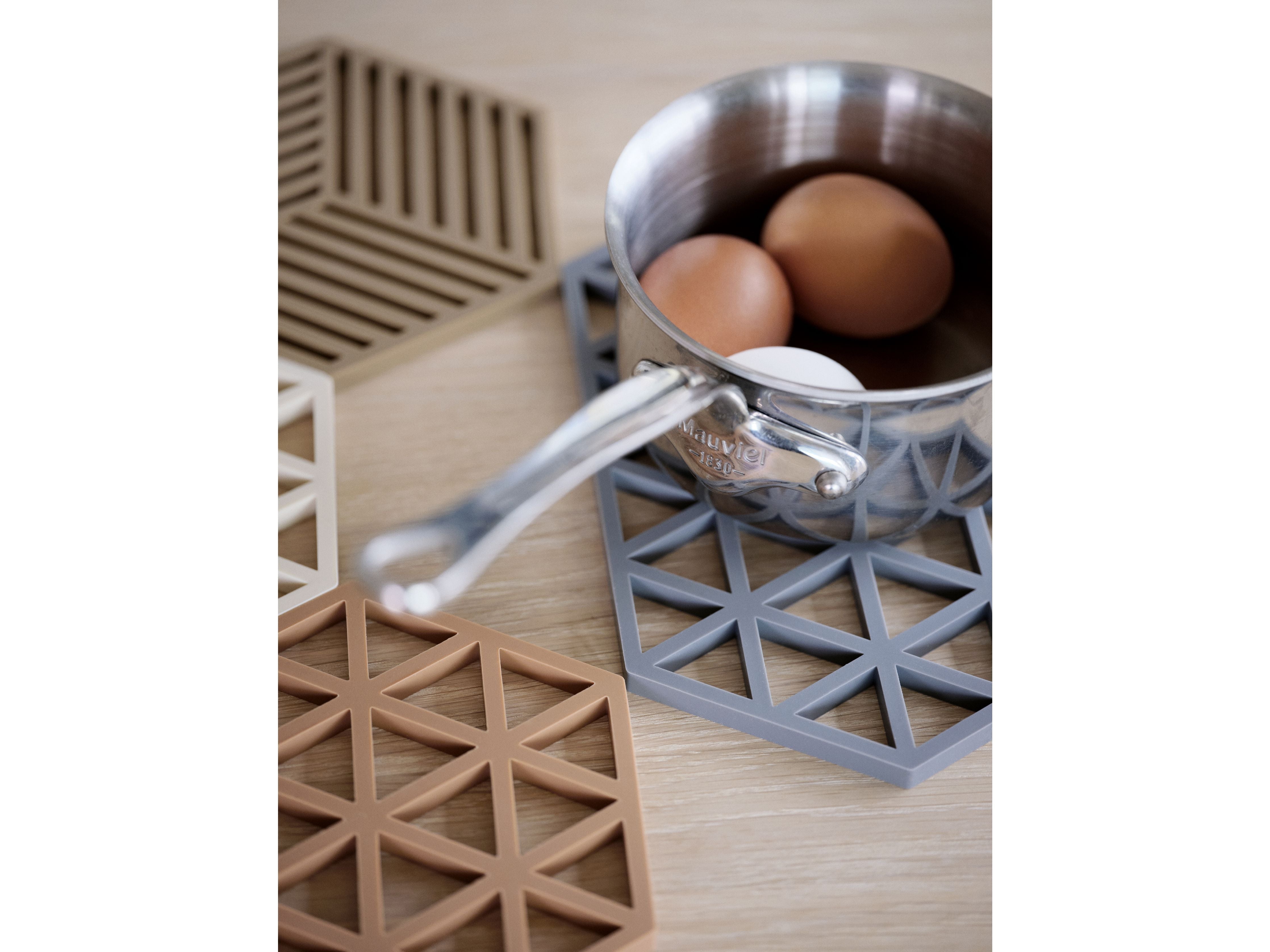 Strefa Triangle Danii Trivet 16 x 14 x 0,9 cm, lekka terakotta