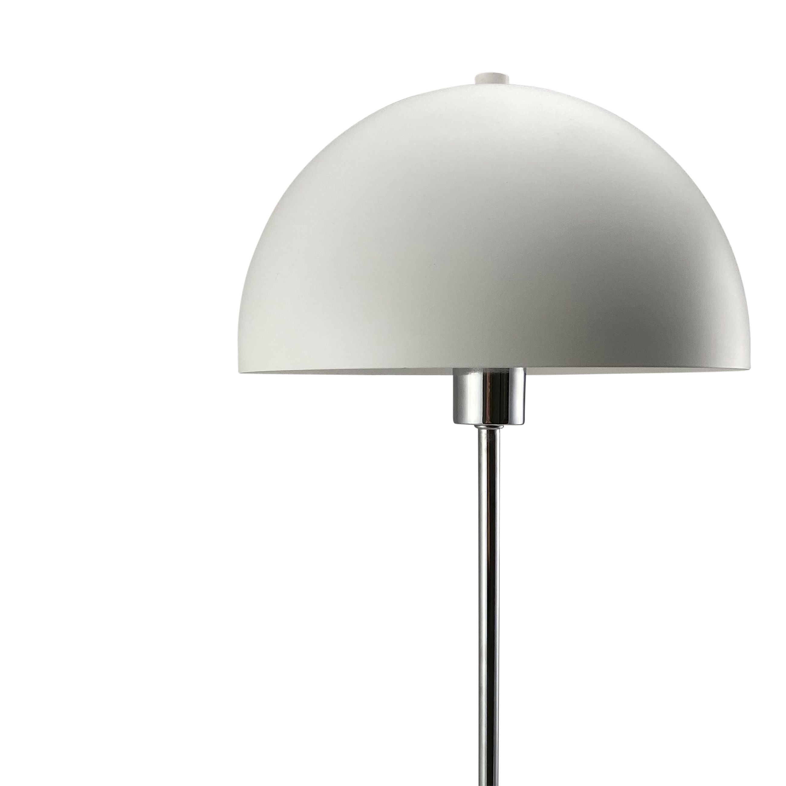 Dyberg Larsen Garda ładowna lampa stołowa, biały/chrom