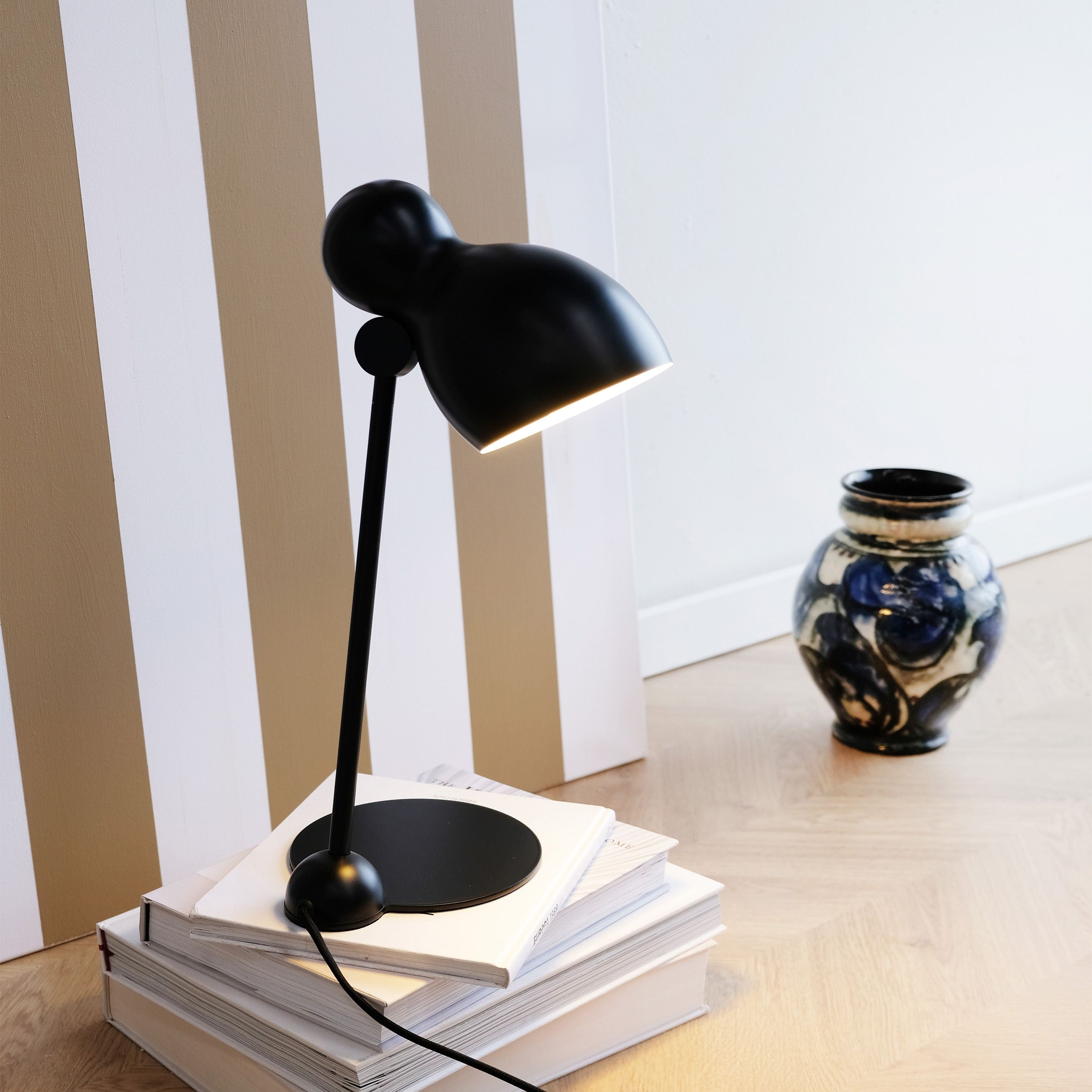 Lampa stołowa Dyberg Larsen Ludo, czarny