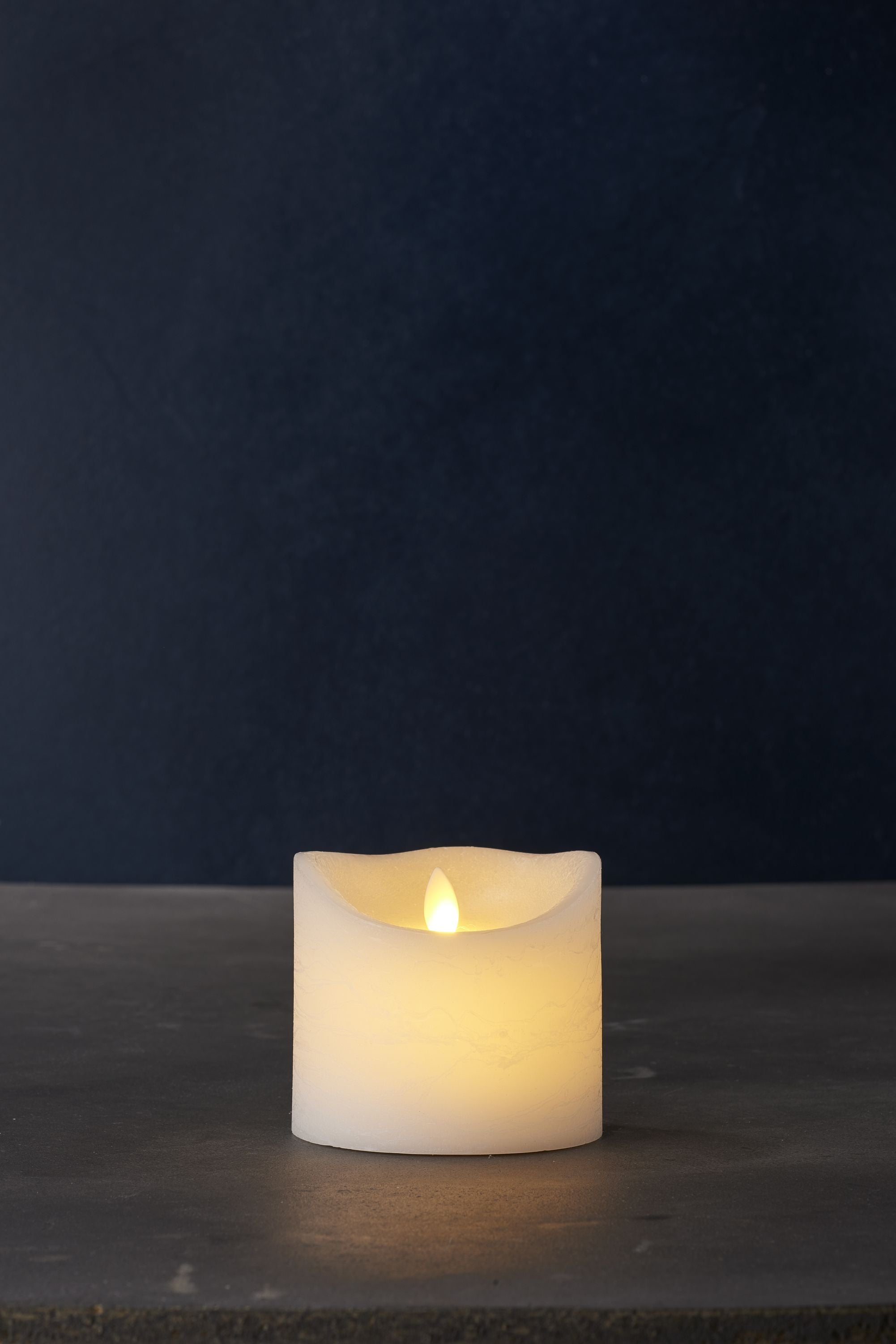 Sirius Sara Exclusive LED Candle Ø10x H10,4 cm, biały