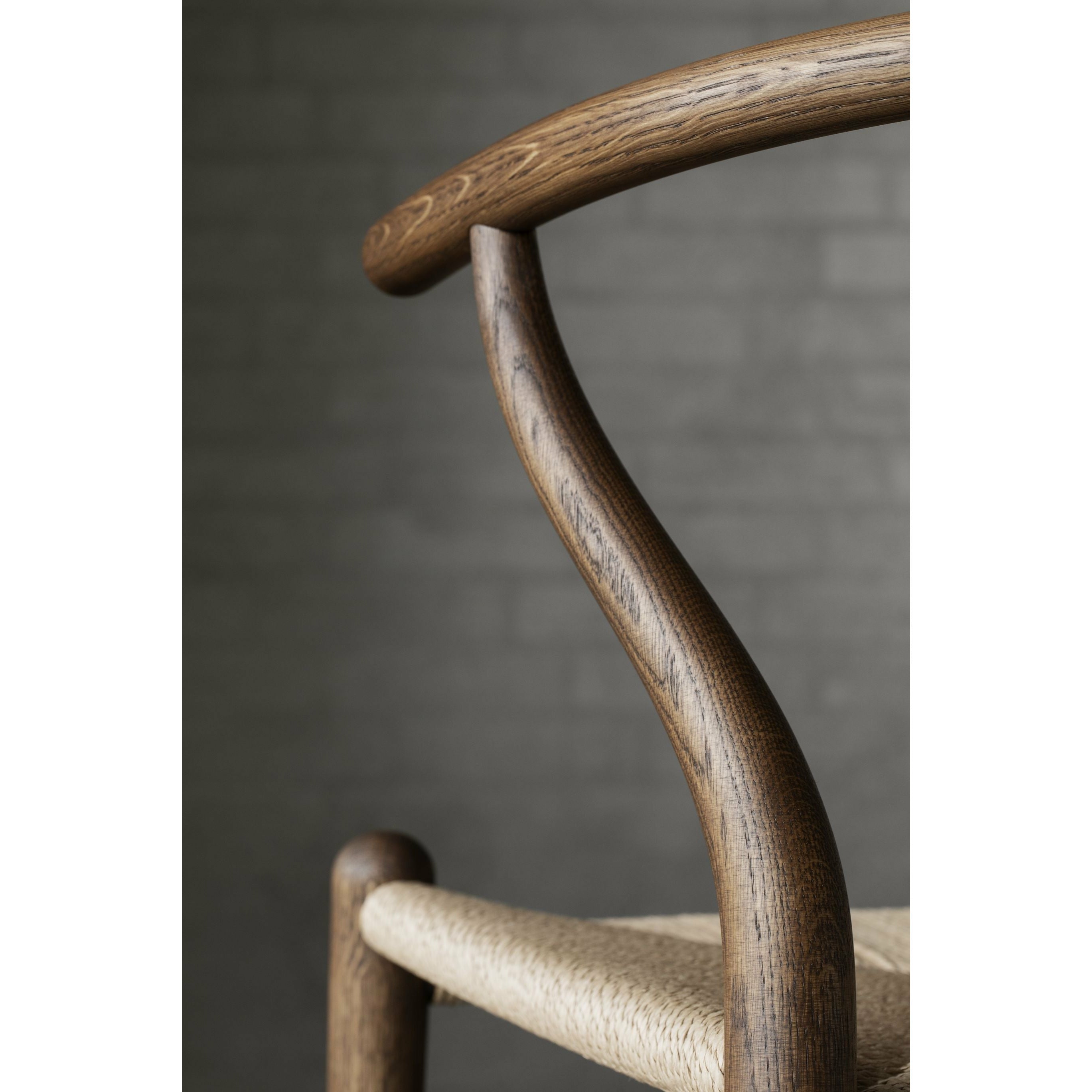 Carl Hansen CH24 Wishbone krzesło dębowe olej w kolorze dymu, naturalny sznur