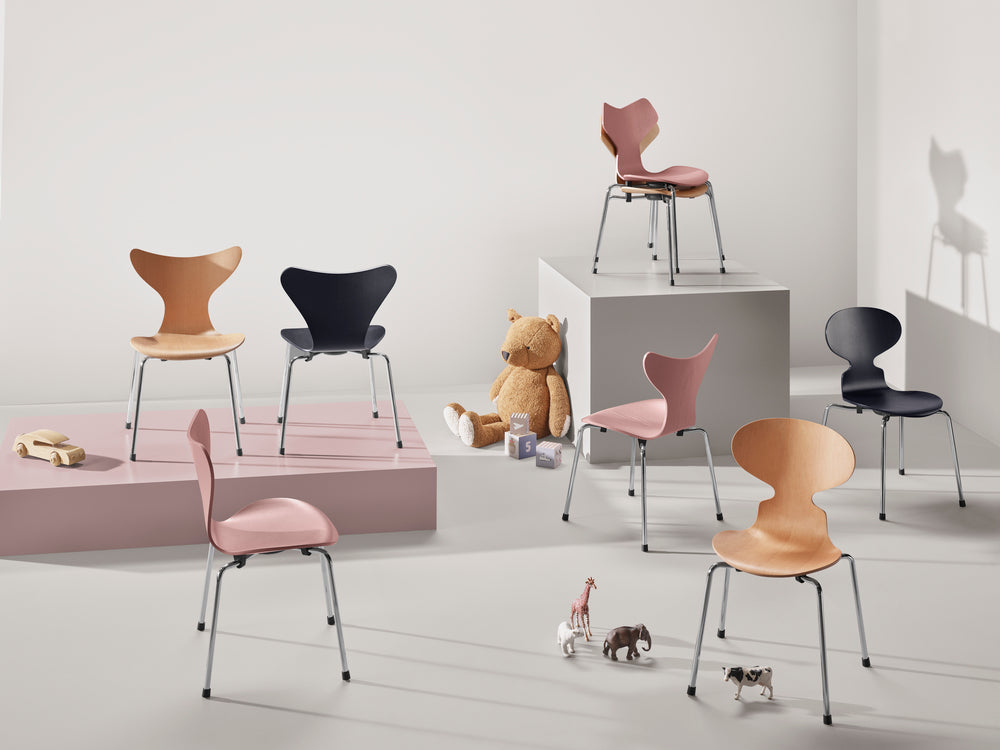 Fritz Hansen 3177 Children's Series 7 krzesło, Clear Laquered Veneer/Oregon Pine