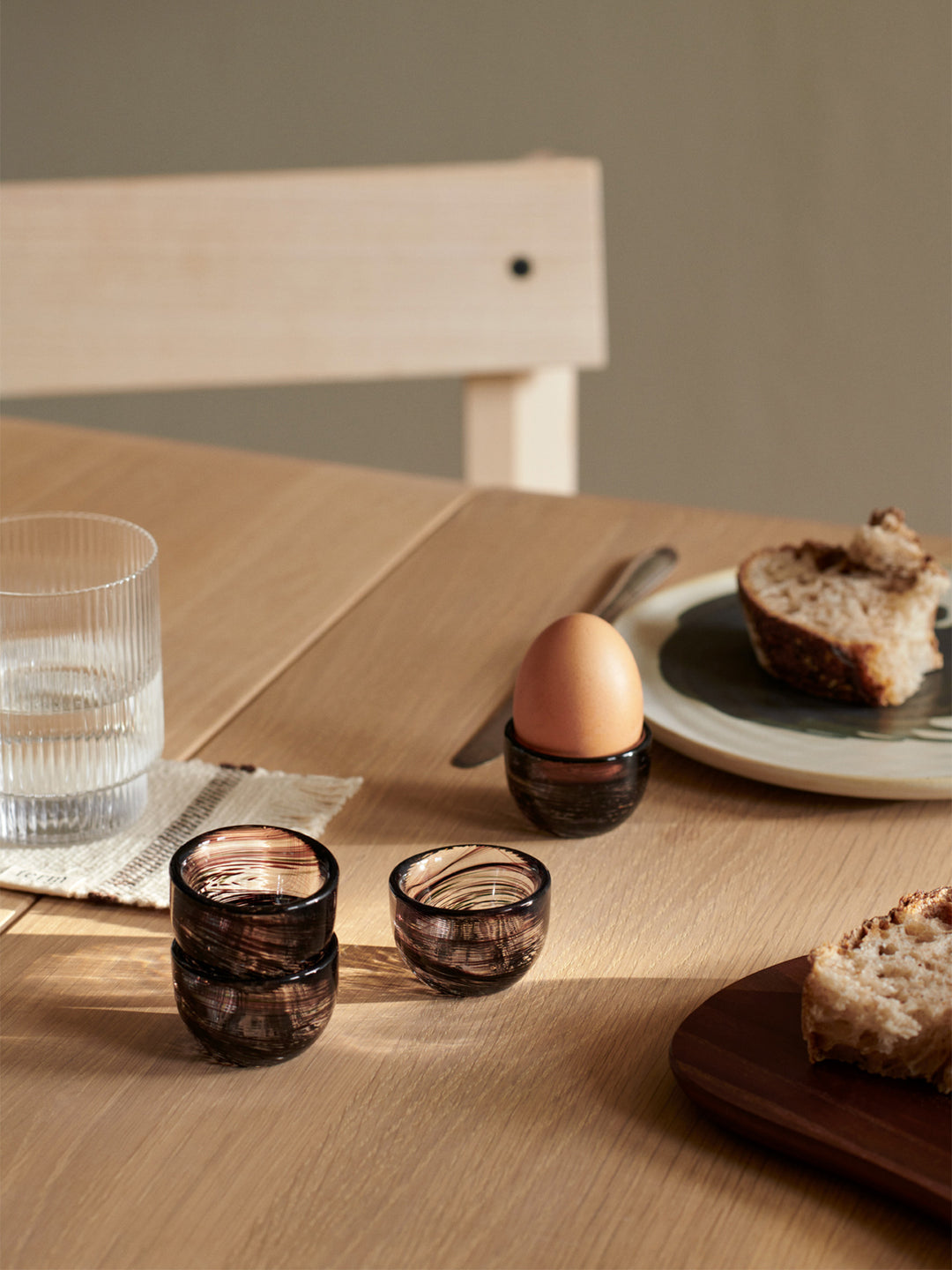 Ferm Living Tinta Egg Cup 4, ciemnobrązowy