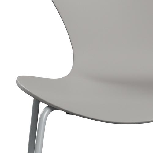 Fritz Hansen 3107 Chair Unupholstered, Silver Grey/Lacquered Nine Grey