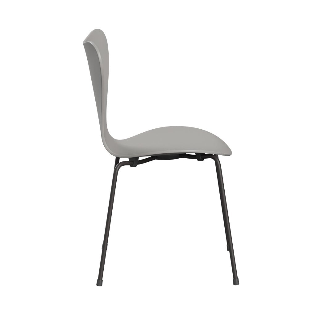 Fritz Hansen 3107 Chair Unupholstered, Warm Graphite/Lacquered Nine Grey