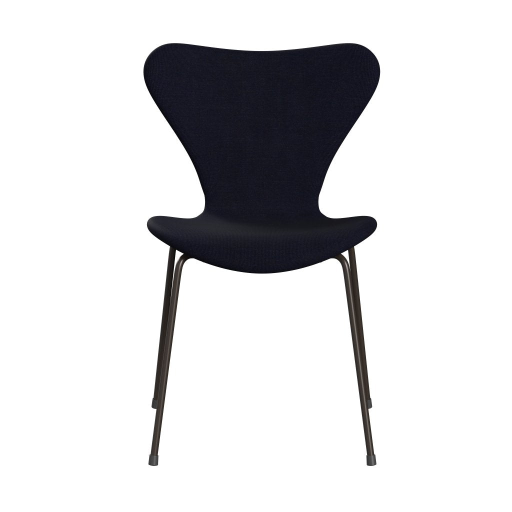 Fritz Hansen 3107 Krzesło pełna tapicerka, brązowy brąz/płótno Midnight Blue