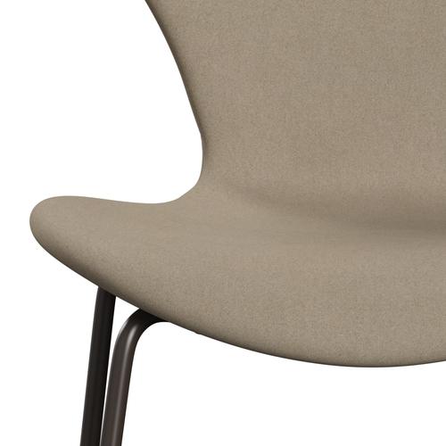 Fritz Hansen 3107 Krzesło pełna tapicerka, brązowy brąz/Divina Light Beige