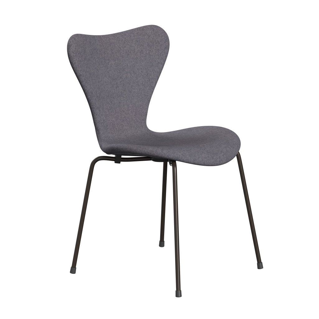 Fritz Hansen 3107 Krzesło pełna tapicerka, brązowy brąz/divina MD Soft Blue Grey