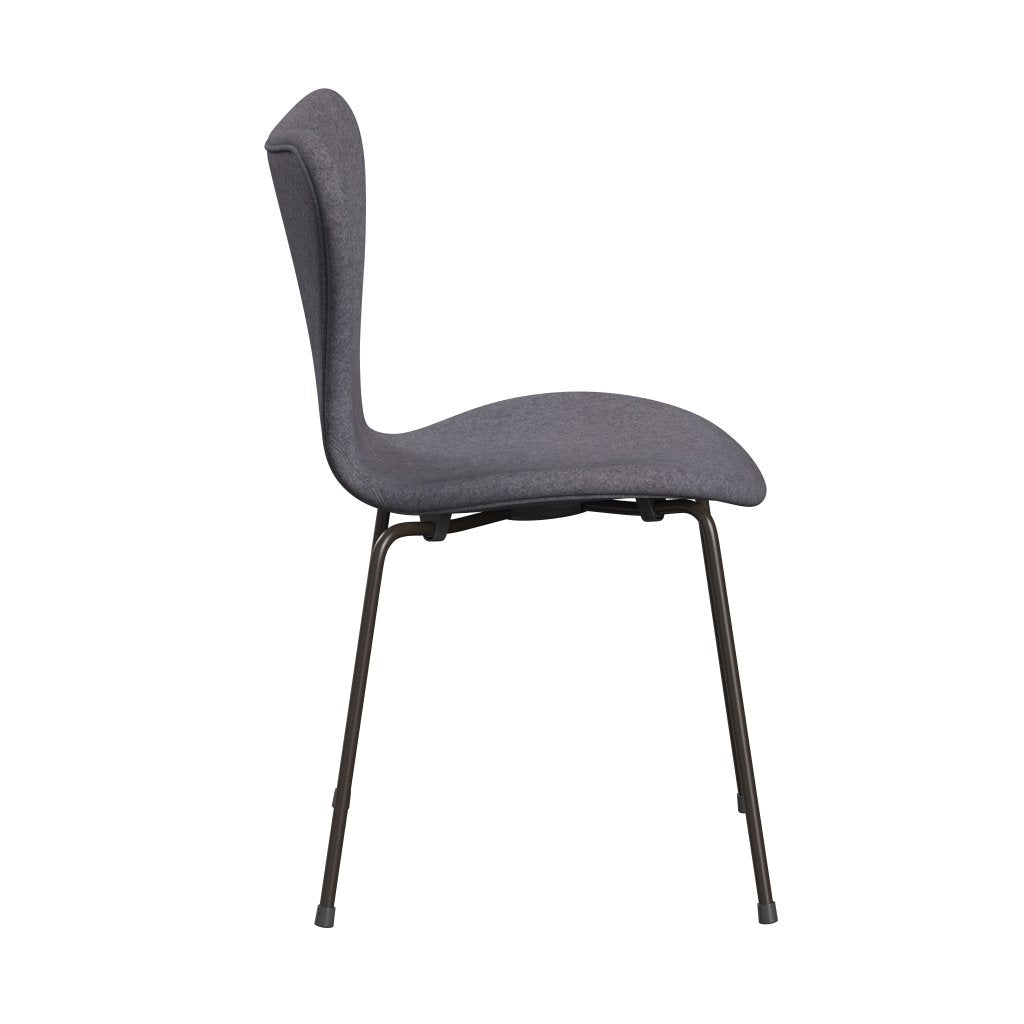 Fritz Hansen 3107 Krzesło pełna tapicerka, brązowy brąz/divina MD Soft Blue Grey