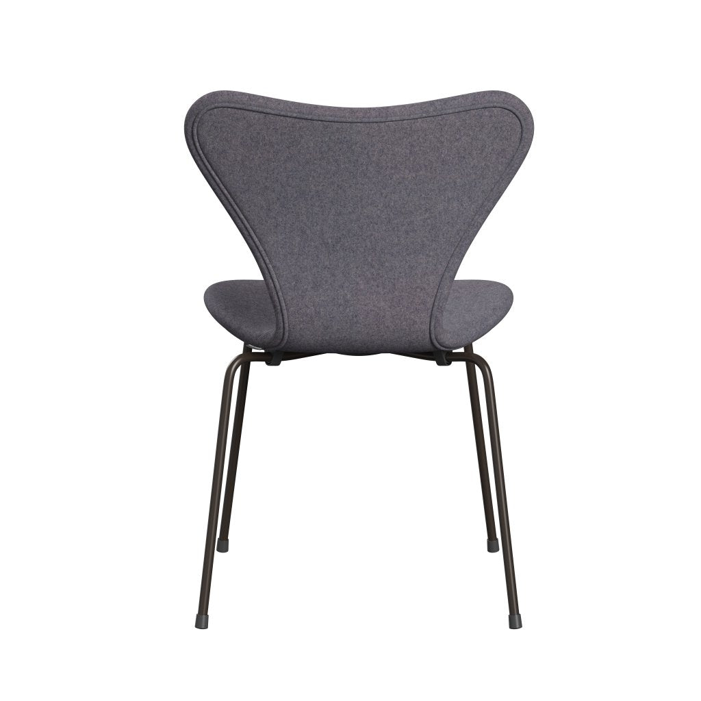 Fritz Hansen 3107 Krzesło pełna tapicerka, brązowy brąz/divina MD Soft Blue Grey