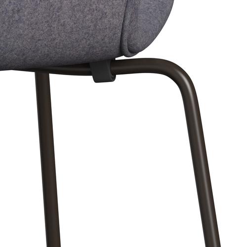 Fritz Hansen 3107 Krzesło pełna tapicerka, brązowy brąz/divina MD Soft Blue Grey